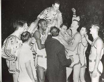 Syracuse Nationals Win the 1955 NBA Championship