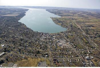 image of Skaneateles and Lake, April 2005