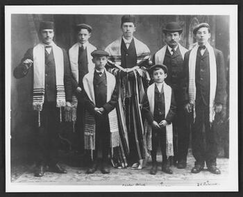 Pine Street Shul and the young Harold Arlen, 1910s.