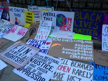 Pile_of_signs_20170121_0.jpg