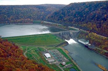 Kinzua Dam upriver