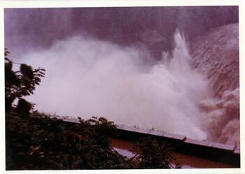 middle falls during the flood